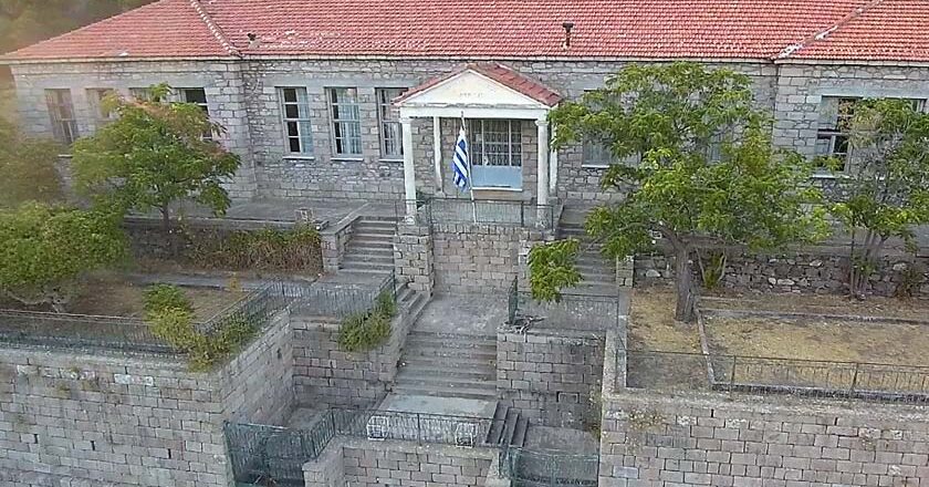 Πεζοπορία από την Ανεμώτια στην κοιλάδα του Ροδόδεντρου Πτερούντας την Κυριακή (23/04)