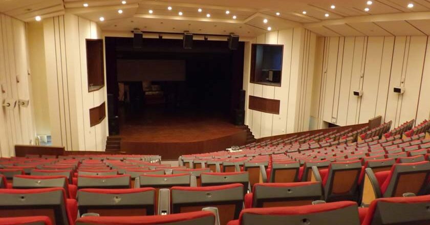 Η «ΘΕΣΙΣ» για τον τρόπο που διαχειρίζεται η Αντιδημαρχία Πολιτισμού το Δημοτικό Θέατρο Μυτιλήνης