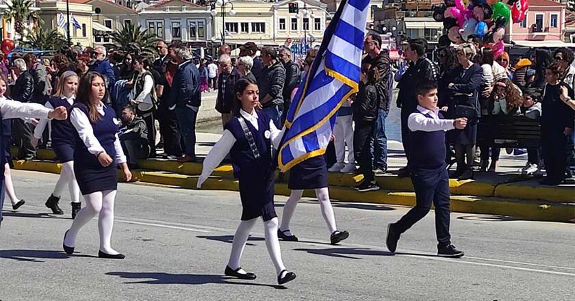 Παρέλαση στην προκυμαία της Μυτιλήνης για τον εορτασμό της 25ης Μαρτίου | (Φωτο)