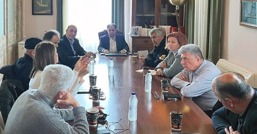 Δήμος Μυτιλήνης | Συνάντηση για την ακτοπλοϊκή διασύνδεση της Σμύρνης με Μυτιλήνη και Πλωμάρι