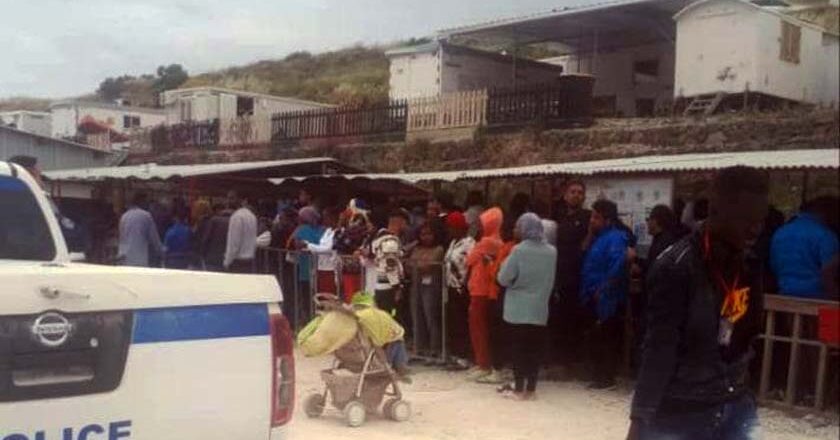 Περίπου «500» άνθρωποι χωρίς φαγητό στο ΚΕΔ του Καρά Τεπέ | Τι αναφέρει η “Συνύπαρξη & Επικοινωνία στο Αιγαίο”