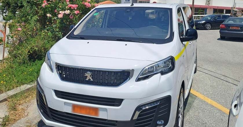 Δυτική Λέσβος | Παραλαβή δύο 9θέσιων ηλεκτρικών βάν