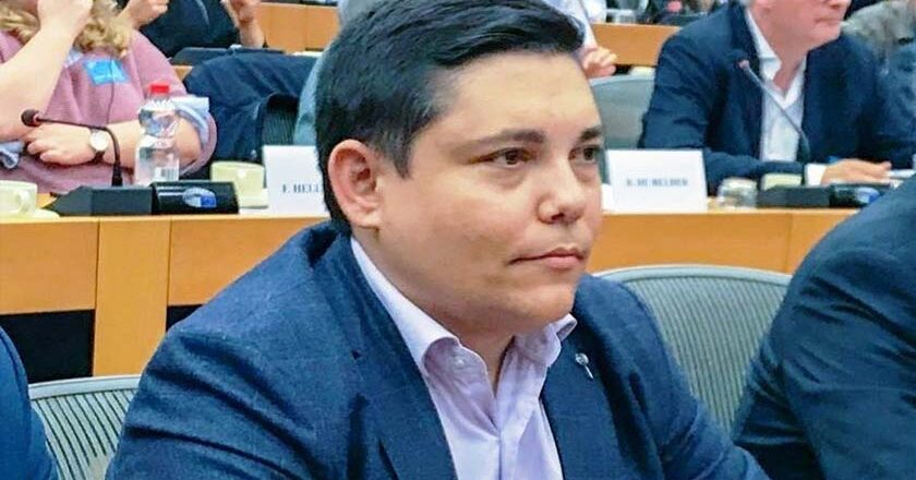 Γιάννης Μπουρνούς: Επικίνδυνη για τους Λημνιούς η εχθρότητα της ΝΔ για τη δημόσια υγεία