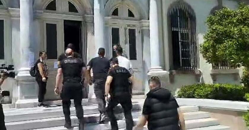 Ελεύθεροι χωρίς περιοριστικούς όρους οι 2 νεαροί που κατηγορούνταν για βιασμό 2 τουριστριών από την Σουηδία | (ΒΙΝΤΕΟ)