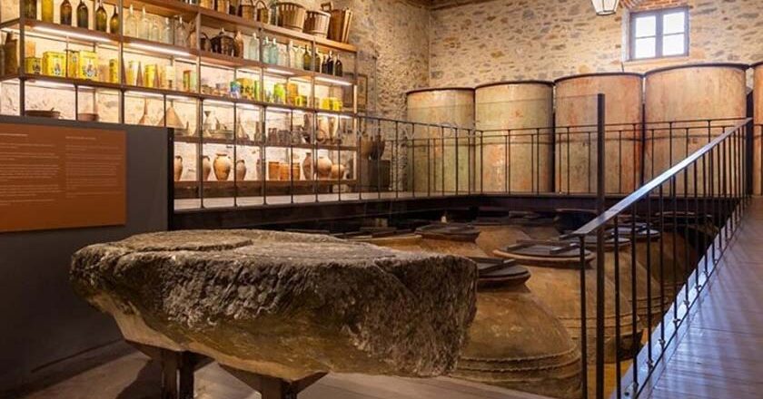 Εγκαίνια στο Αναμορφωμένο Μουσείο Βρανά με συναυλία του Γ. Νταλάρα