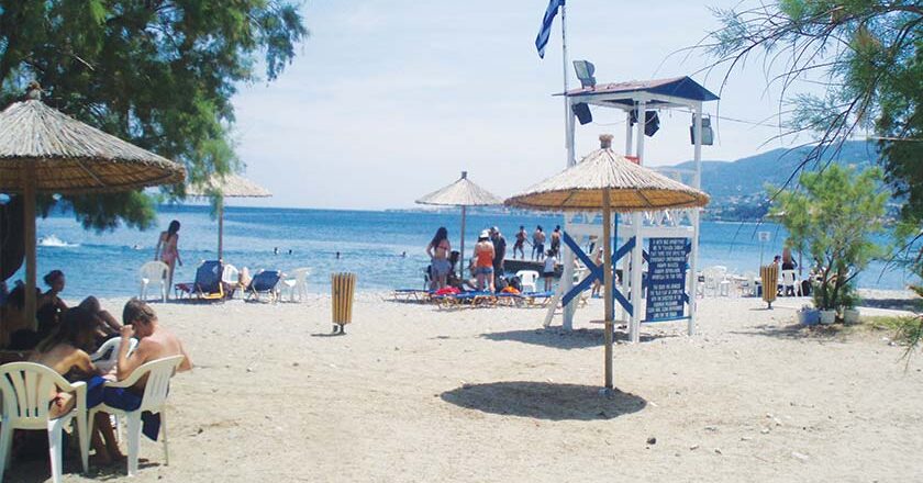 Σωτήρια αποδείχθηκε η παρουσία ναυαγοσώστη στην Πλαζ Τσαμάκια Μυτιλήνης