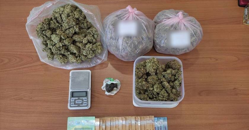 Σύλληψη ημεδαπού με -432- γρ χασίς, -15- γρ σοκολάτα, 1.150 ευρώ και ζυγαριά ακριβείας