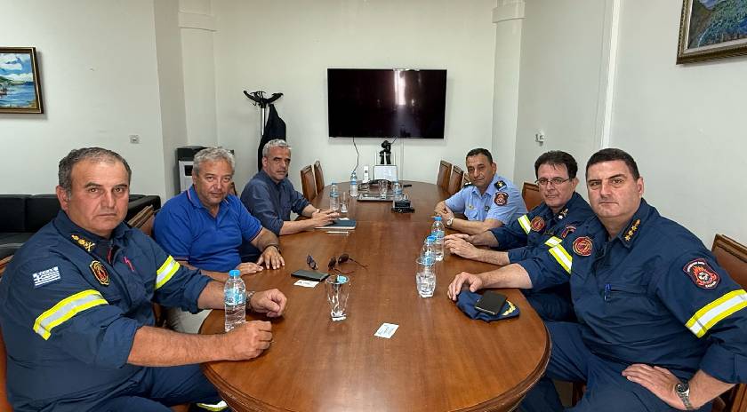 Συνάντηση του Δημάρχου Μυτιλήνης Παναγιώτη Χριστόφα με τον Συντονιστή Βορείου-Νοτίου Αιγαίου και Κρήτης της Πυροσβεστικής Κωνσταντίνο Ψαρρό