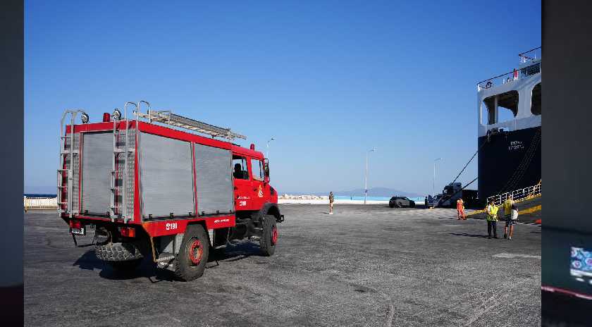 Πυροσβεστικές δυνάμεις από τη Λέσβο στη Χίο