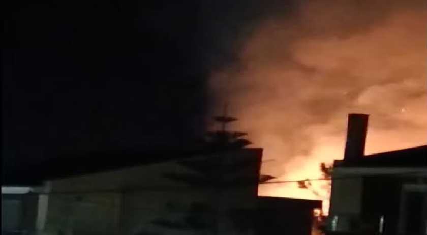 Φωτιά το βράδυ της Δευτέρας πριν το αεροδρόμιο Μυτιλήνης