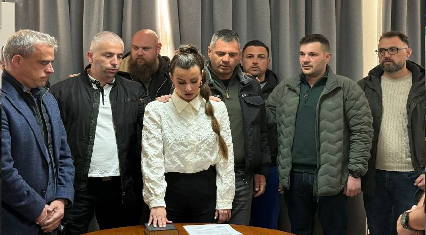 Ορκωμοσία 10 νέων μονίμων υπαλλήλων στο Δήμο Μυτιλήνης