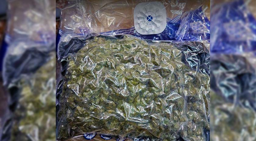 Επεισοδιακή σύλληψη 21χρονου που παρέλαβε δέμα σε εταιρεία ταχυμεταφορών με μισο κιλό κάνναβη