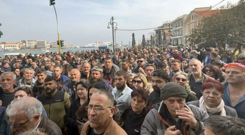 Συμπαράσταση στους αγροκτηνοτρόφους του νησιού | Κλειστές οι υπηρεσίες των Δήμων και της Περιφέρειας την Δευτέρα