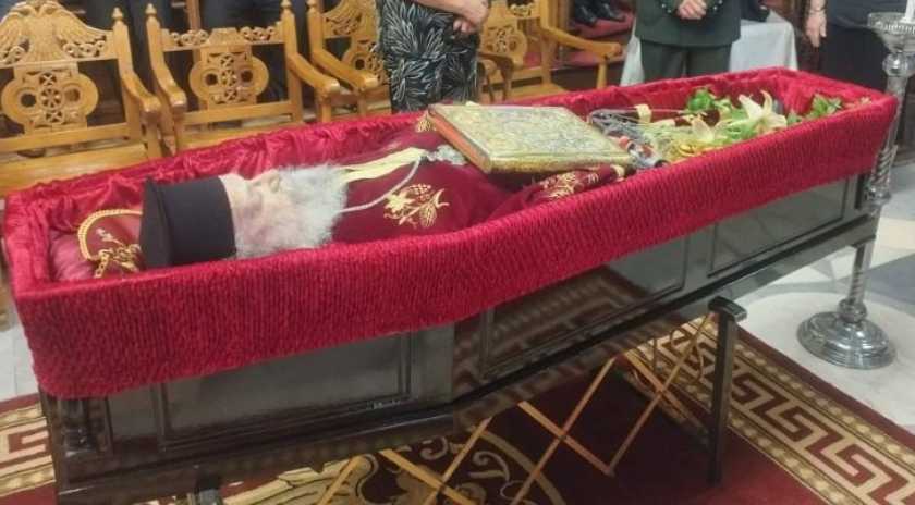 Η Λέσβος αποχαιρετά τον παπά Στρατή του Μανταμάδου