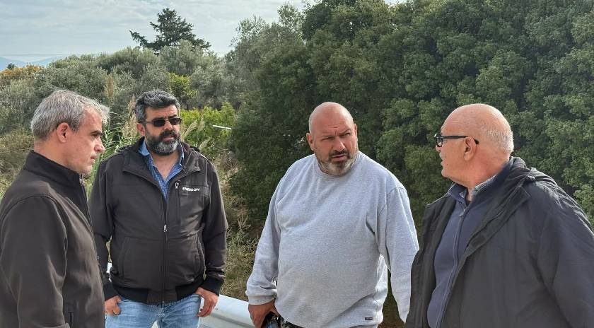 Επίσκεψη Χριστόφα στον Παπάδο και δημοπράτηση έργου αναβάθμισης του ηλεκτροφωτισμού στον κεντρικό δρόμο και στο πάρκο